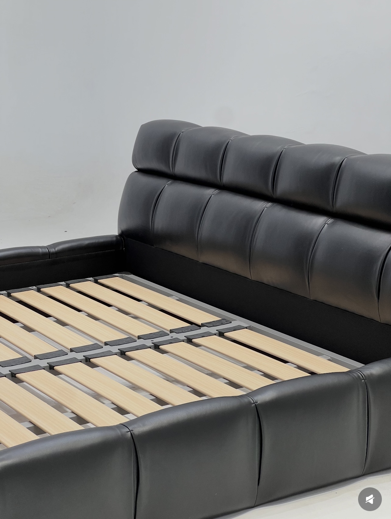 Tufty Bed - Image 5
