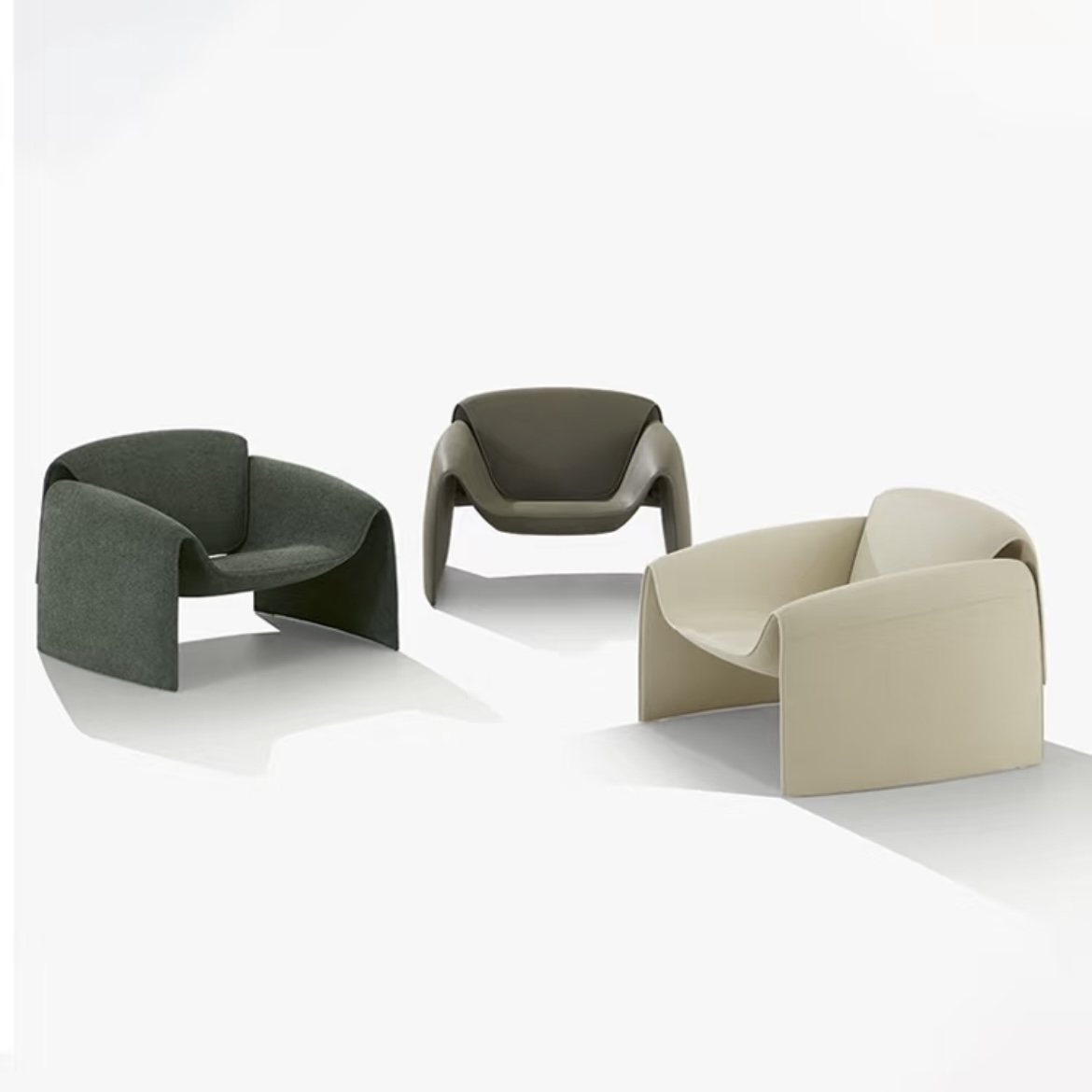 Le Club Chair - Image 1